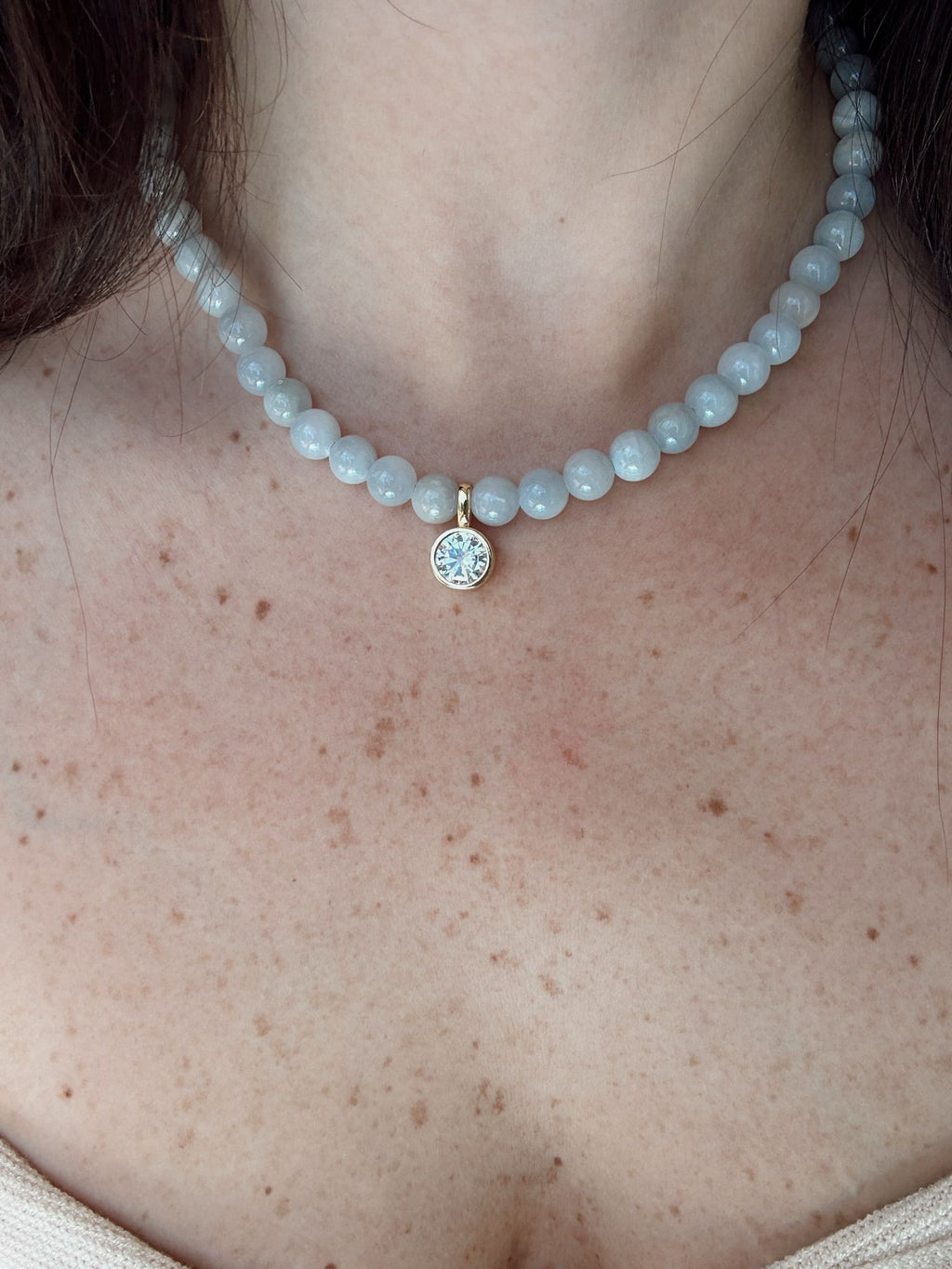 GREY GLOW NECKLACE