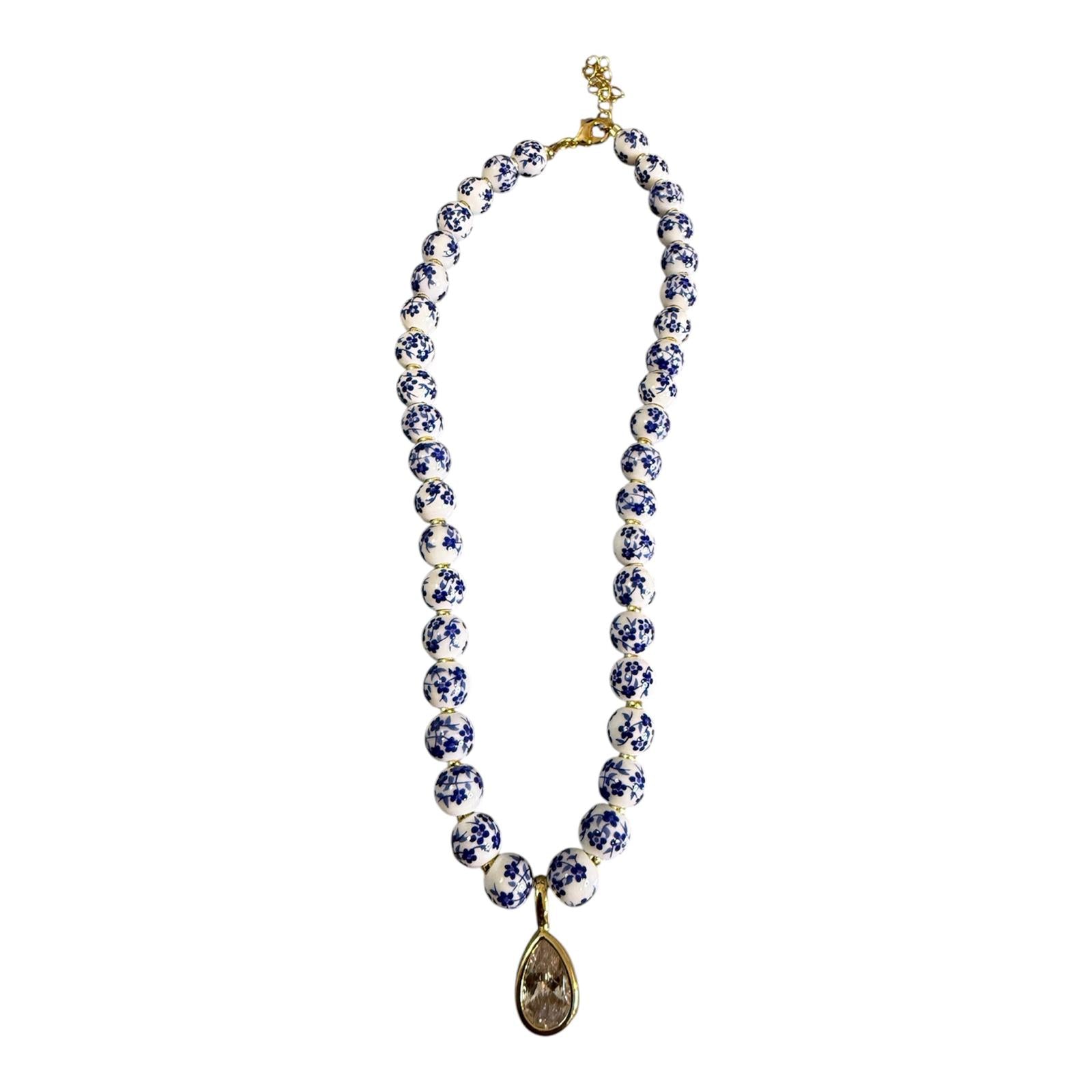 DAISY TEARDROP NECKLACE