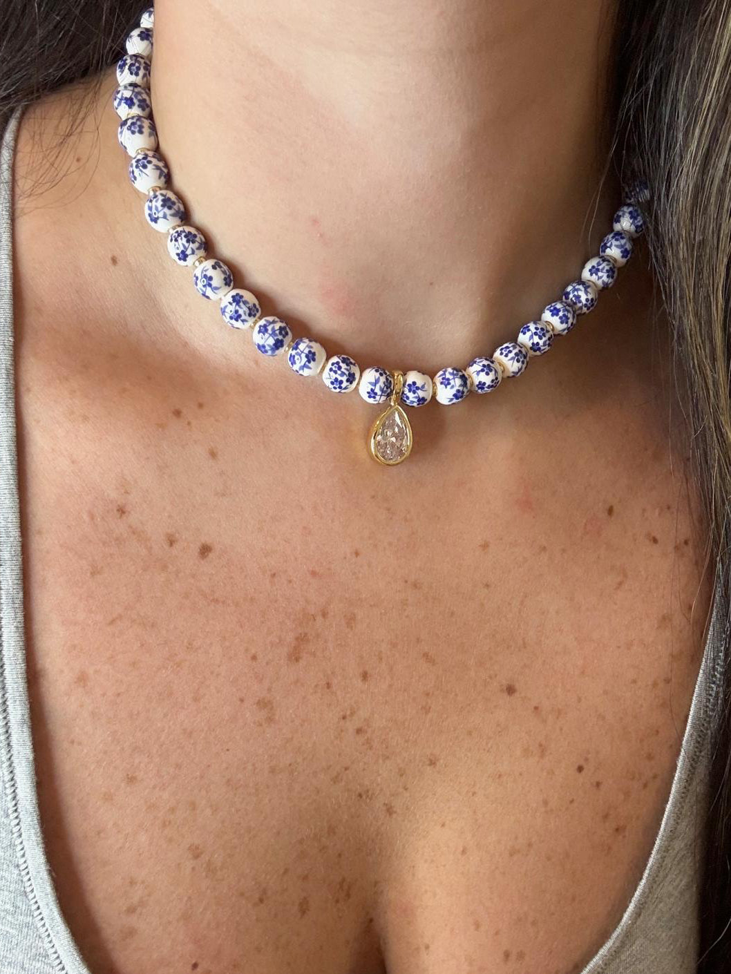 DAISY TEARDROP NECKLACE