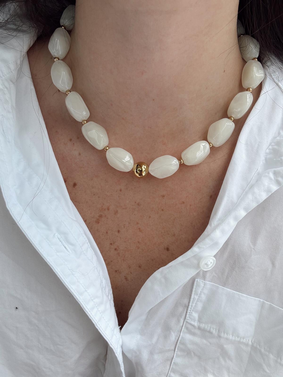 IVORY GLOW NECKLACE